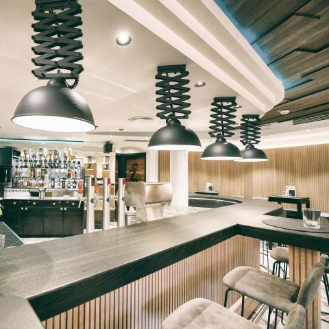 Bar Retro Design Innenarchitektur Tirol