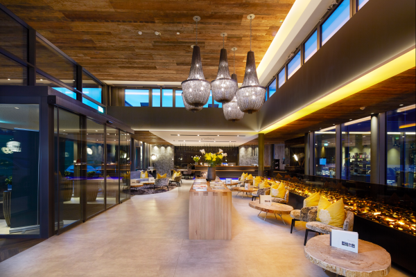 Eingangshalle Rezeption Wellness Hotel Design Innenarchitektur